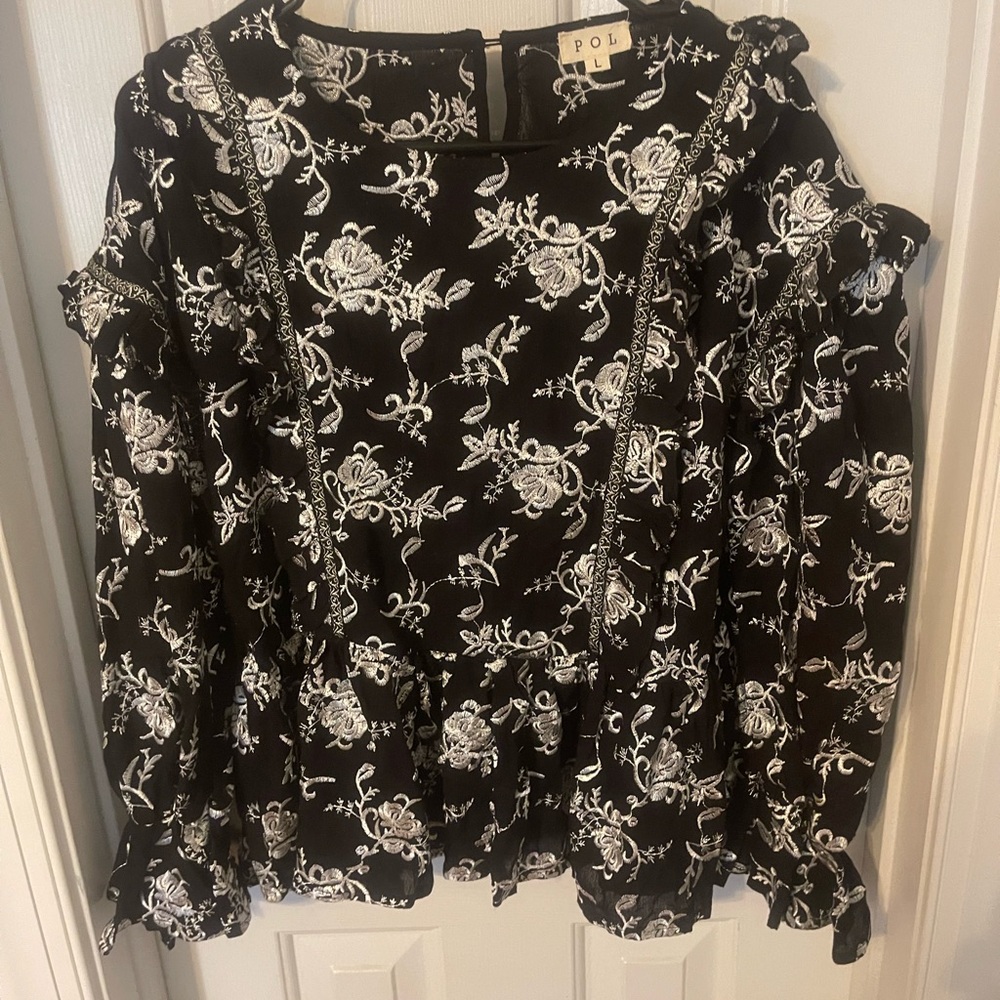 POL Black and White Floral Blouse